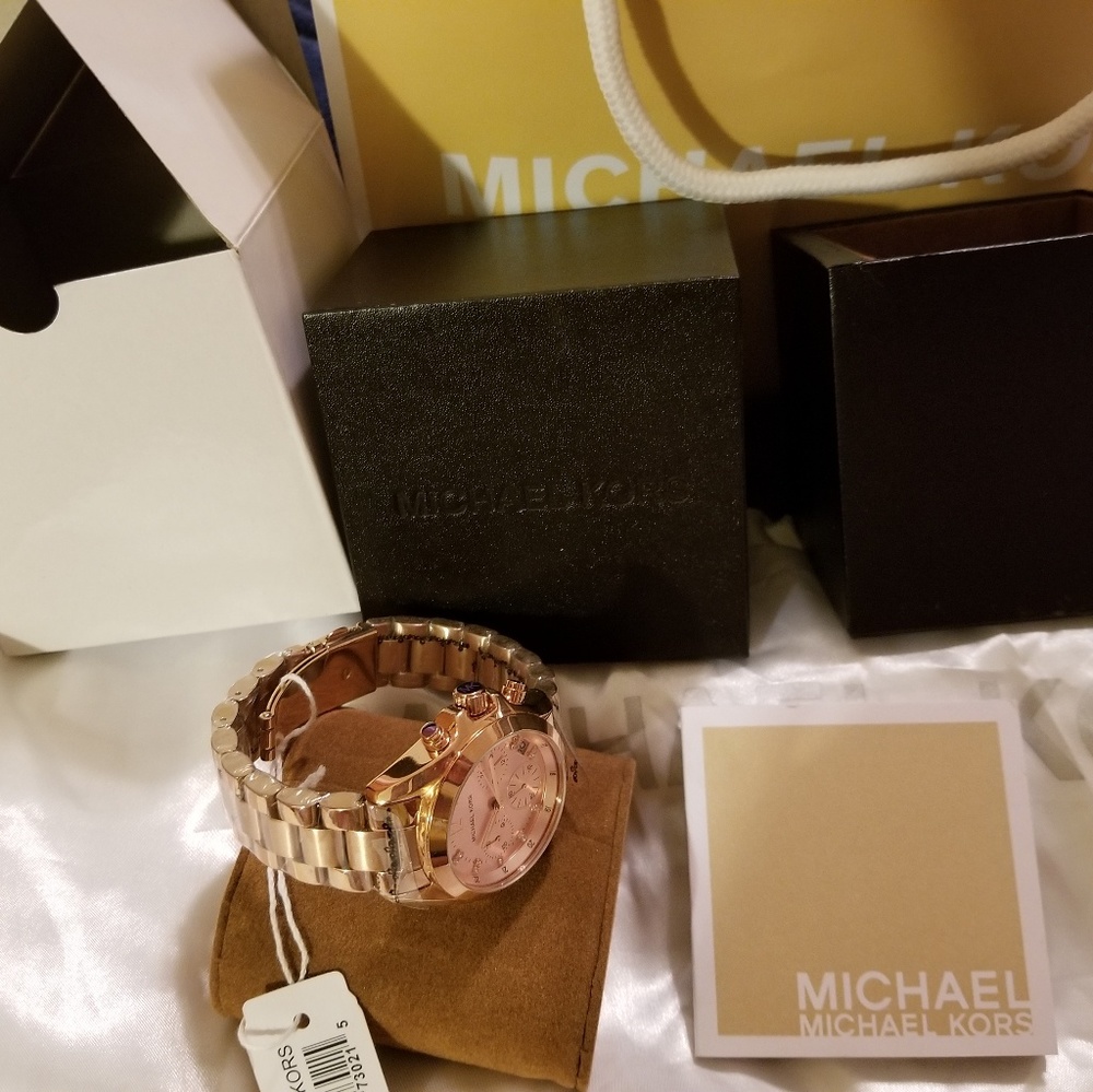 Michael Kors - Picture 6 of 7